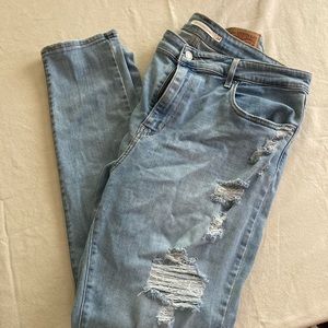 LEVIS light wash skinny jeans